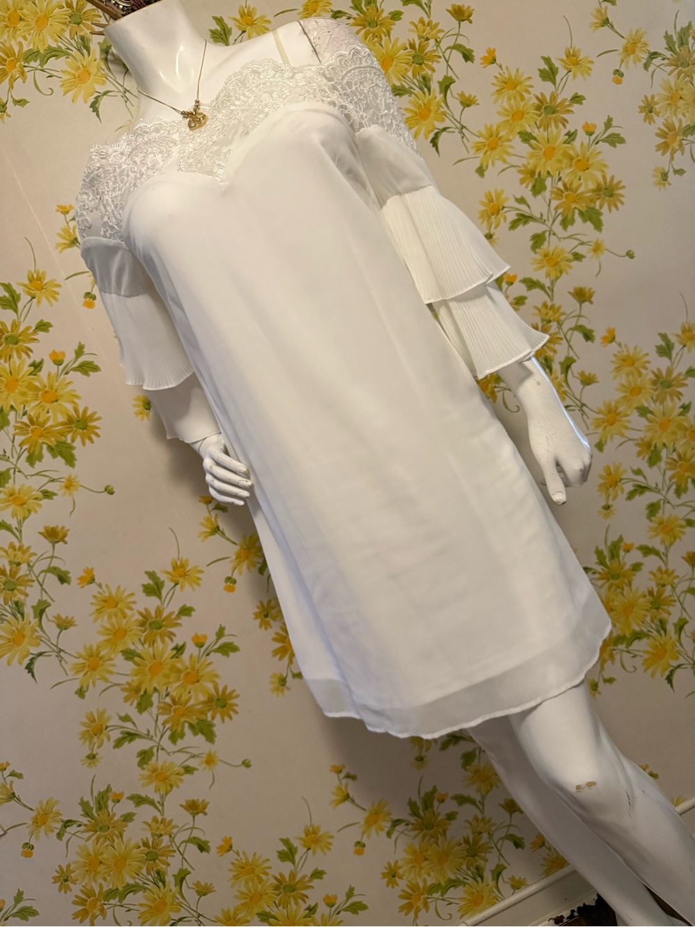 NWOT White Off-Shoulder Lace-Trim Dress size M